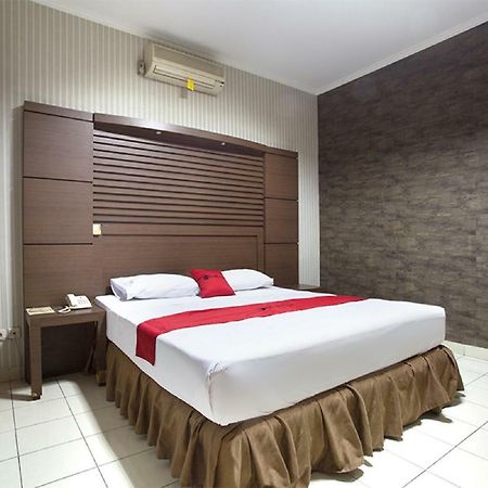 Reddoorz @ Surapati Hotell Bandung Exteriör bild
