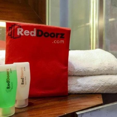 Reddoorz @ Surapati Hotell Bandung Exteriör bild