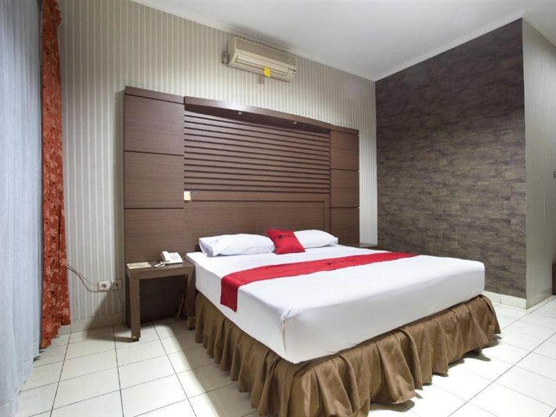 Reddoorz @ Surapati Hotell Bandung Exteriör bild