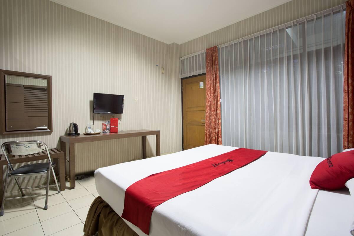 Reddoorz @ Surapati Hotell Bandung Exteriör bild