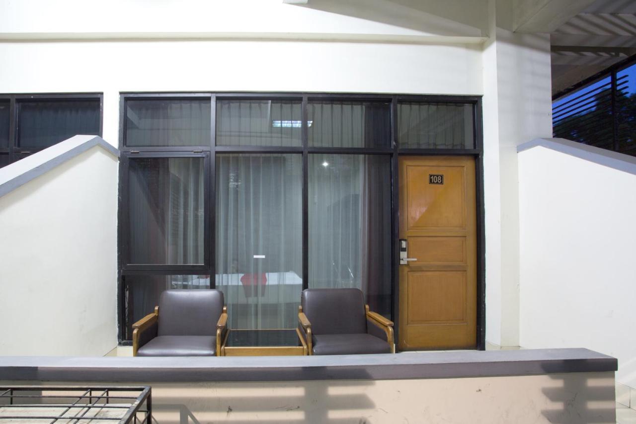 Reddoorz @ Surapati Hotell Bandung Exteriör bild