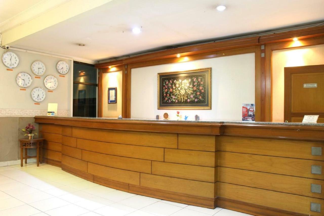 Reddoorz @ Surapati Hotell Bandung Exteriör bild